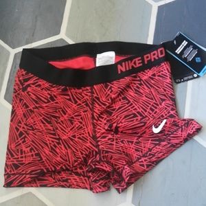 NWT Nike Pro Hypercool Workout Spandex